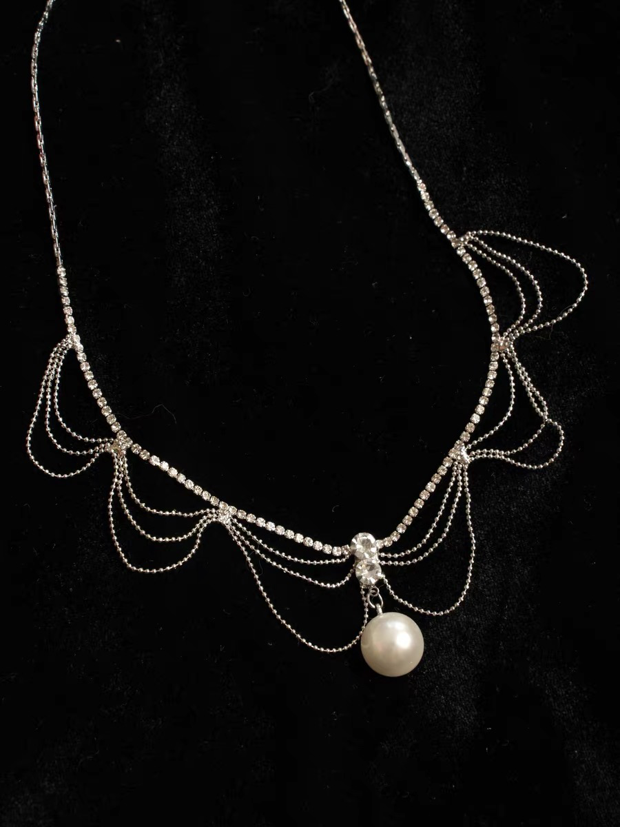 Delilah Pearl Necklace